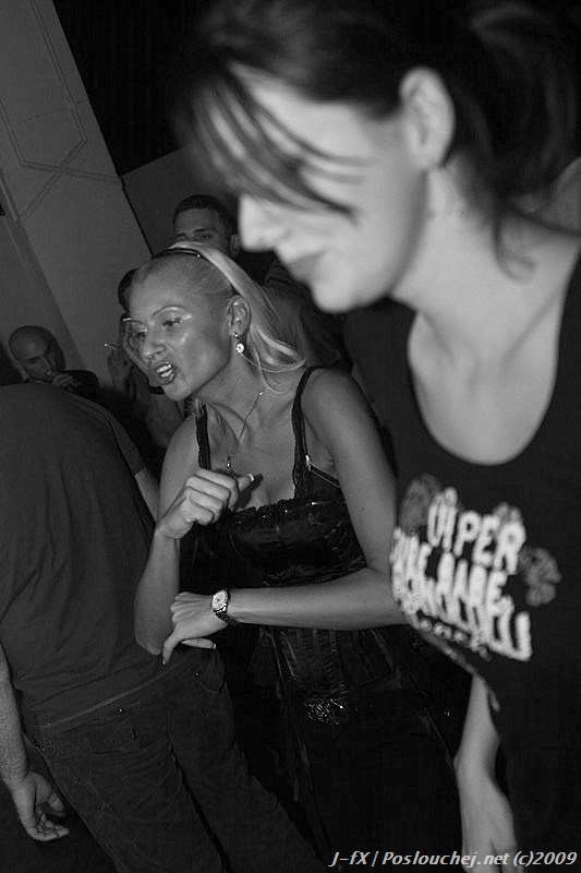 HUMAN TRAFFIX  - Sobota 7. 11. 2009